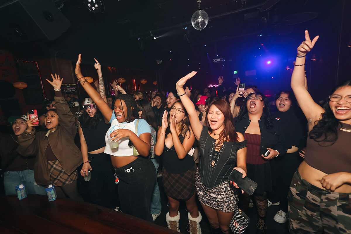 And the crowd goes wilddddd